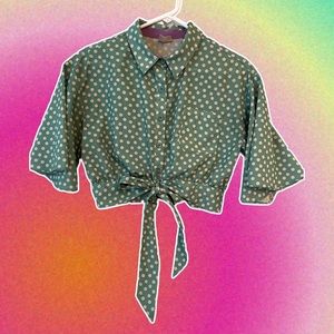 ✨SOLD✨ Boutique Bell-Sleeved Tie Up Crop Top